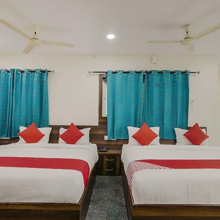 Neema Residency Hotell Anantapur Exteriör bild
