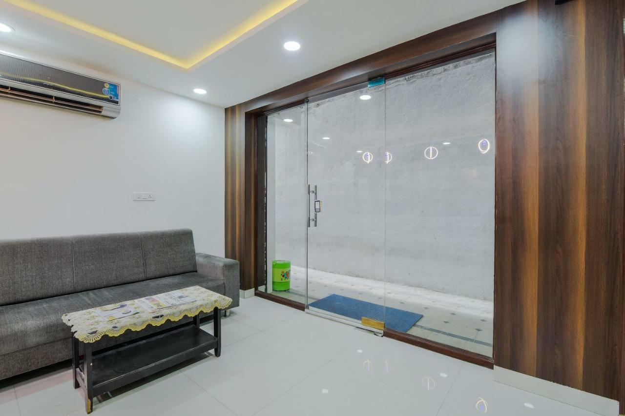 Neema Residency Hotell Anantapur Exteriör bild