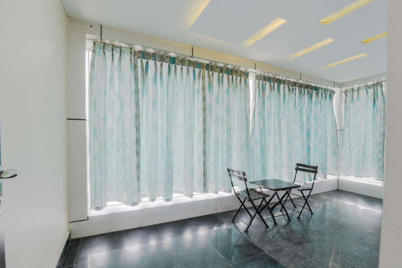 Neema Residency Hotell Anantapur Exteriör bild