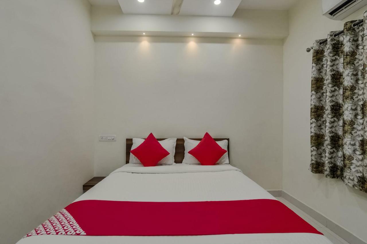 Neema Residency Hotell Anantapur Exteriör bild